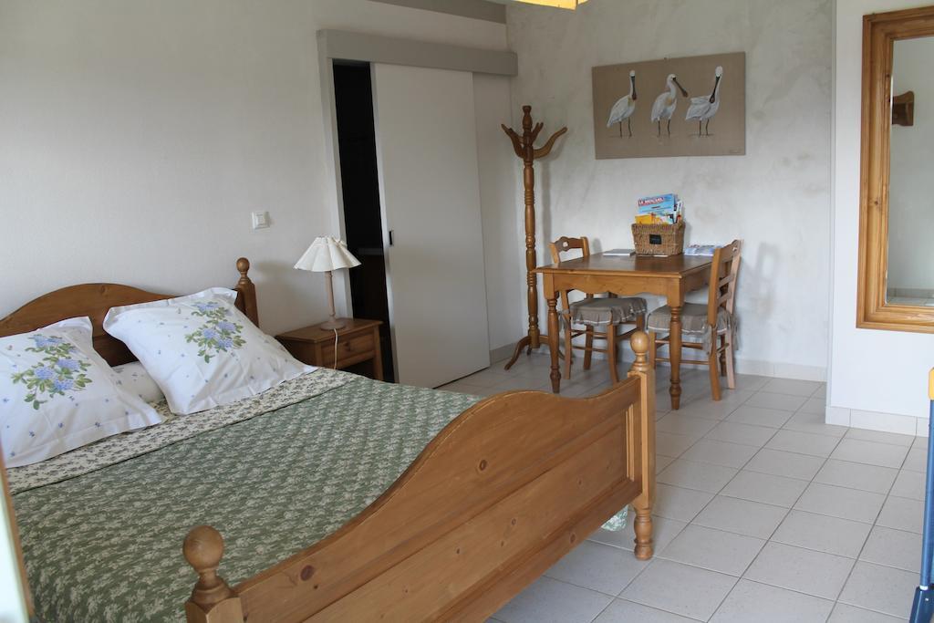 La Ferme Du Vincin Bed & Breakfast Vannes Ruang foto