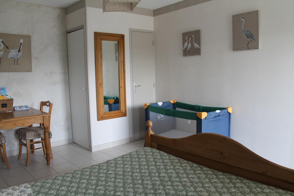 La Ferme Du Vincin Bed & Breakfast Vannes Ruang foto